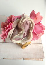 Cargar imagen en el visor de la galería, Pink flowers
